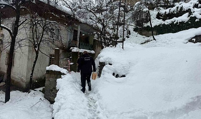 Karabük Belediyesi kış şartlarında hizmetlerini sürdürüyor