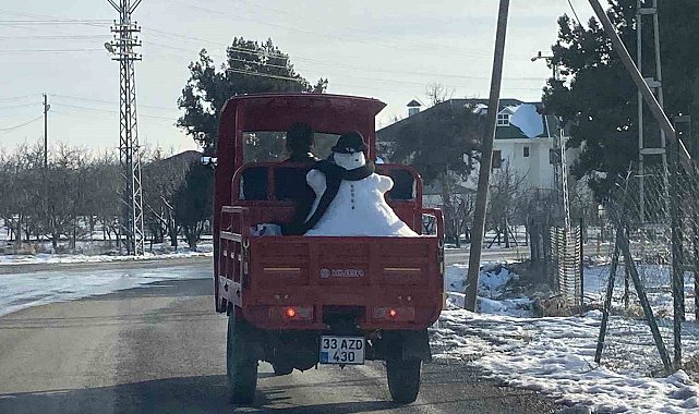 Kardan adam motosiklet kasasında yola çıktı
