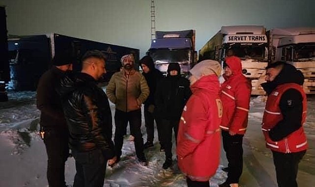 Kars Türk Kızılayı'ndan "İç Isıtan" destek: kar ve tipi de mahsur kalanlara şefkat eli