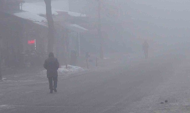 Kars'ta göz gözü görmüyor: Kent siste kayboldu