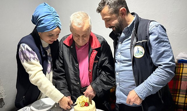 Kartepe'de "Alo Evlat" ekipleri yaşlıları yalnız bırakmadı