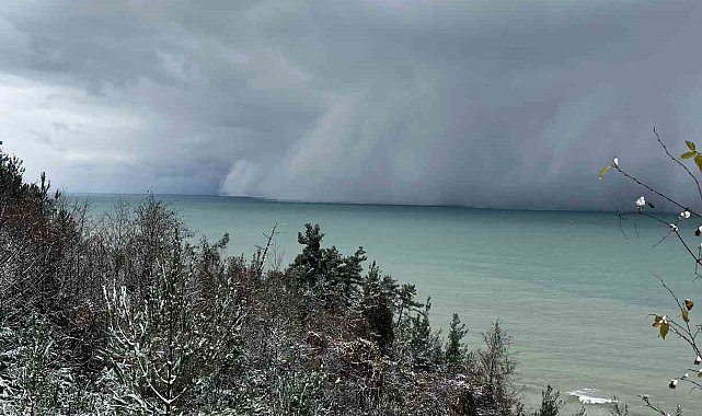 Kastamonu'da 'deniz etkili kar yağışı' ilginç görüntü oluşturdu