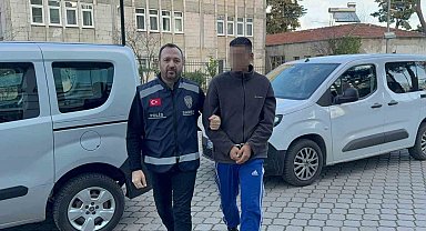 Kavgayı ayıran akrabasını tüfekle vurdu