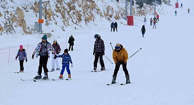 Kayak merkezlerinde güncel kar kalınlıkları açıklandı