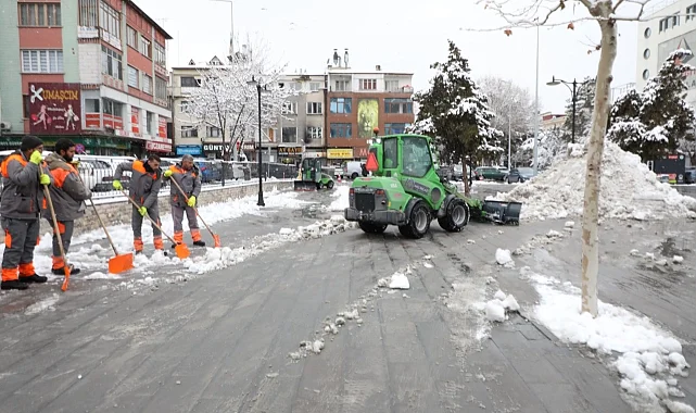 Kayseri Melikgazi hız kesmeden kar temizliği