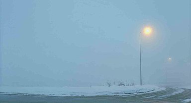 Kayseri'de görüş mesafesine sis engeli