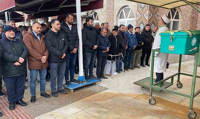 Kazada ölen baba ve oğlu gözyaşları arasında toprağa verildi