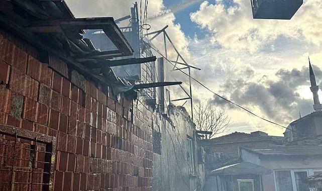 Keşan'da çatı yangını
