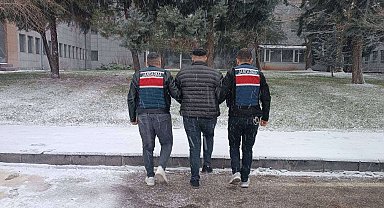 Kesinleşmiş 10'ar yıl cezayla aranan 2 şahıs yakalandı