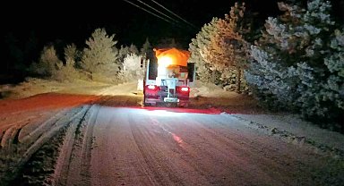 Kırıkkale'de köy yollarında karla mücadele çalışmaları