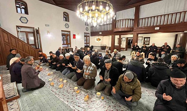 Kırka Mahallesi sakinleri 2026 yılının ilk sabah namazını birlikte kıldı