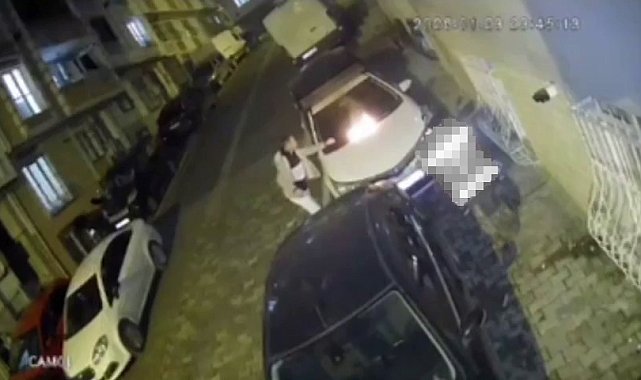 Komşular park yeri nedeniyle tartıştı, arabanın üstüne yanan bez atıldı