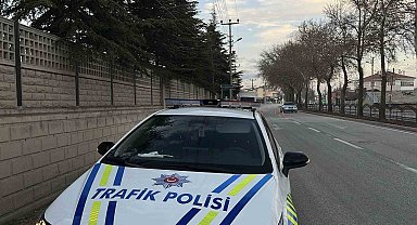 Konya'da motosiklet otobüs durağına çarptı: 1 ölü