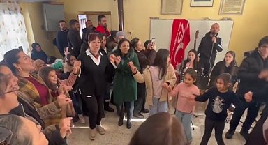 Köy okullarında müzik, oyun ve oyuncakla gelen mutluluk