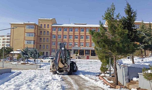 Kozluk'ta taşımalı ve kısal bölgelerde eğitime 1 gün ara verildi