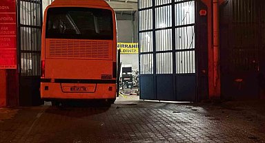 Krikonun kayması ile otobüsün altında kalan tamirci hayatını kaybetti