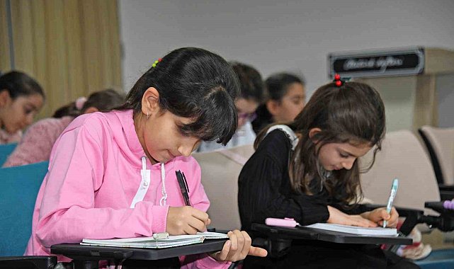 Küçük yazarlar kalemlerini ustalığa taşıyor