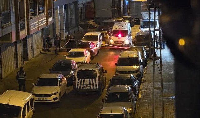 Küçükçekmece'de çatı katından düşen adam hayatını kaybetti