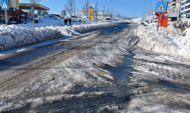 Kulp'ta dondurucu soğuk günlük yaşamı felç etti