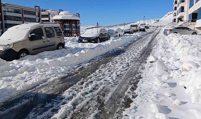 Kulp'ta kar çekildi, dondurucu soğuk etkisini artırdı