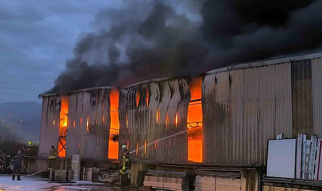 Lastik deposunda çıkan yangın kontrol altına alındı