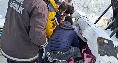 Malatya'da karda mahsur kalan araç ve vatandaşlar kurtarıldı