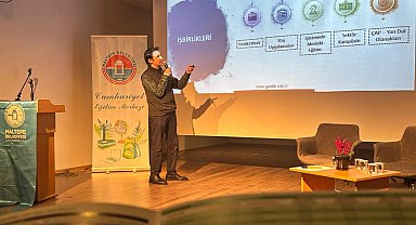 Maltepe'de öğrencilerin eğitim ve kariyer yolculuklarında destek