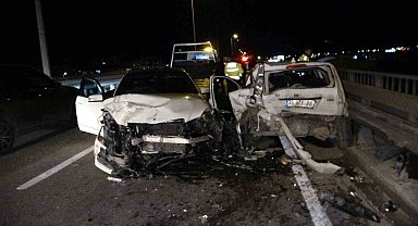 Manavgat'ta köprülü kavşakta zincirleme kaza: 2 yaralı