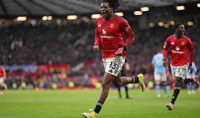 Manchester derbisinde kazanan Kırmızılar oldu