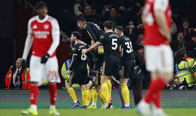 Manchester United, Arsenal'ı 3-2 mağlup etti