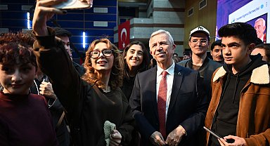 Mansur Yavaş Ankaralı gençlerle buluştu