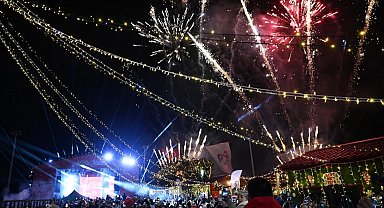 Mersinlilerden yeni yıla coşkulu 'Merhaba'