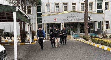 Midelerinde taşıdıkları 807 gram uyuşturucu ile yakalanan 2 kişi tutuklandı