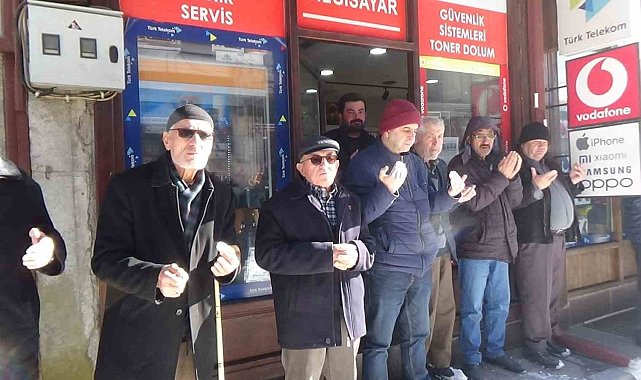 Mudurnu'da eksi 18 derecede esnaf duası geleneği sürdürüldü