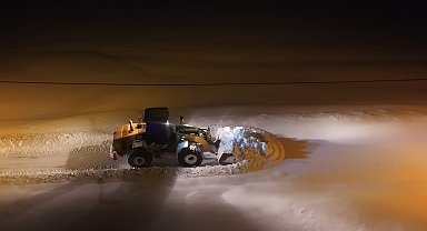 Muş'ta köy yollarında gece mesaisi: Ekipler 724 sahada