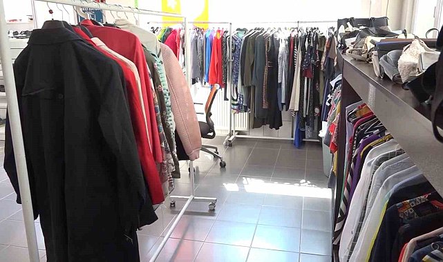 Nilüfer'de 'Giymiyorsan Giydir' dayanışması büyüyor