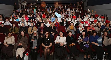 Nilüfer'de kadınlar iyilik için ilmek attılar