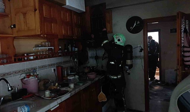 Ocakta unutulan fritöz itfaiyeyi alarma geçirdi