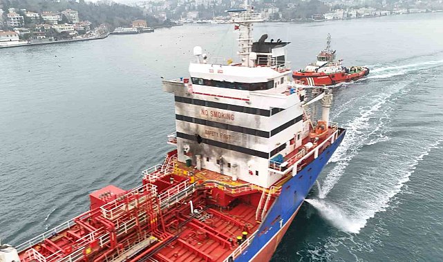 Odessa'da Ruslar tarafından vurulan Türk gemisi İstanbul Boğazı'nda