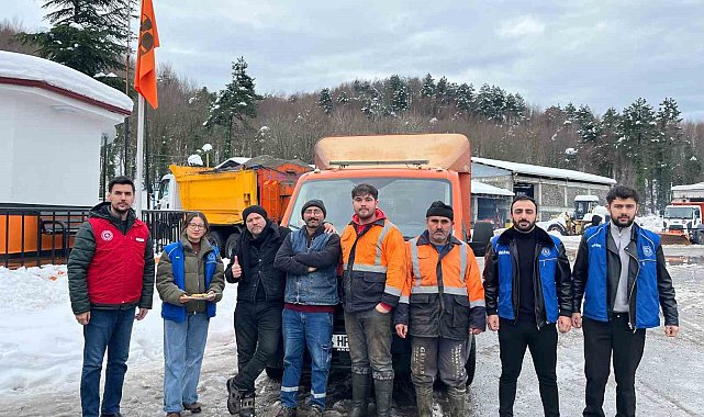 Öğrencilerden karayolları çalışanlarına anlamlı ziyaret