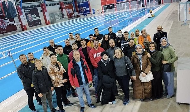 Olimpik yüzme havuzunda uygulamalı eğitim