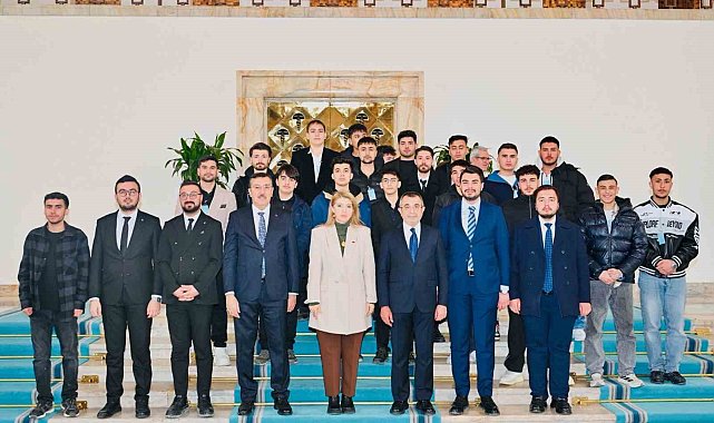 Ölmeztoprak: "Cumhurbaşkanımızın mesajları nettir, bayrağımıza uzanan kirli eller hesap verecek"