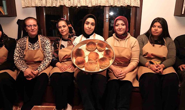 Osmangazi'de kandil akşamında 600 yıllık 'bereket' ekmeği pişirildi
