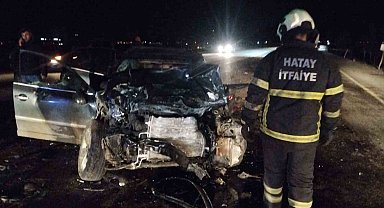 Otomobil ile minibüs kafa kafaya çarpıştı: 1 ölü, 6 yaralı