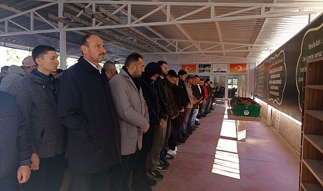 Pencereden düşerek hayatını kaybeden 8. sınıf öğrencisi son yolculuğuna uğurlandı