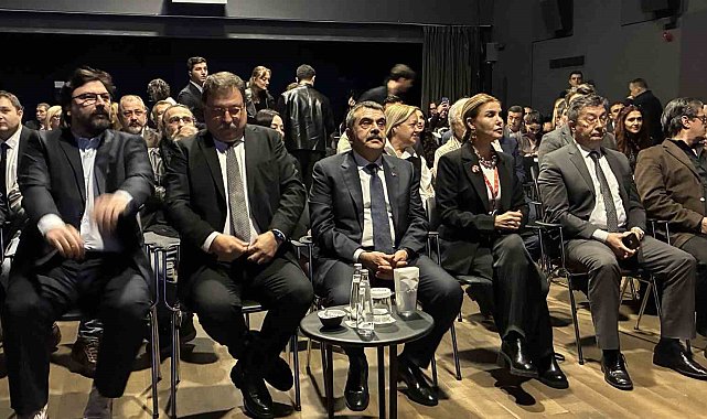 "Ailem" dizisinin ikinci sezonu Bakan Tekin ve Bakan Göktaş'ın katılımıyla tanıtıldı