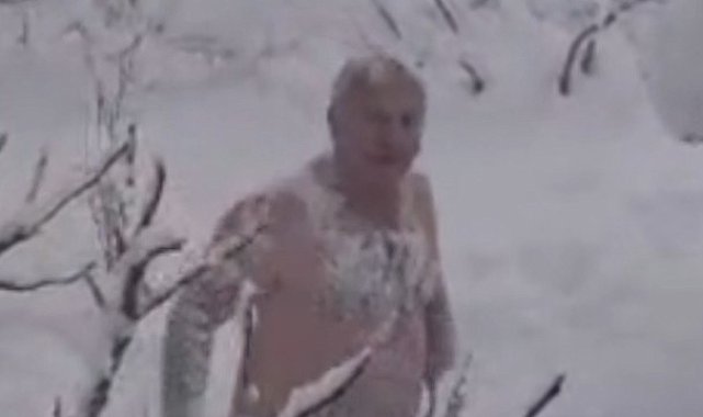 "Denize giremedik bari karda yüzelim" dedi, karda kulaç attı