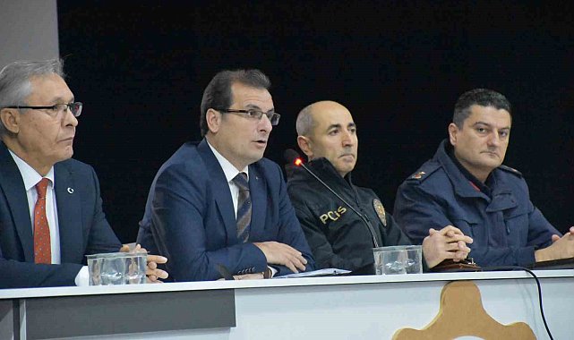 Salihli'de 2. dönem eğitim hazırlıkları masaya yatırıldı