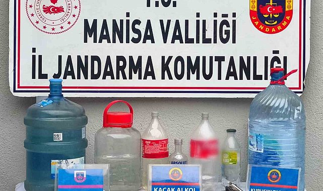 Salihli'de sahte rakı ve kaçak makaron ele geçirildi