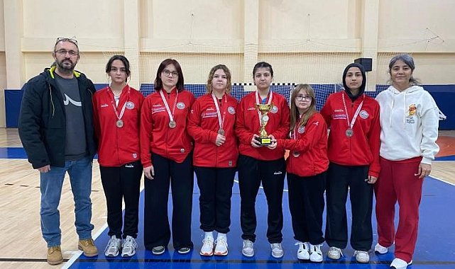 Şampiyon badmintonda da değişmedi